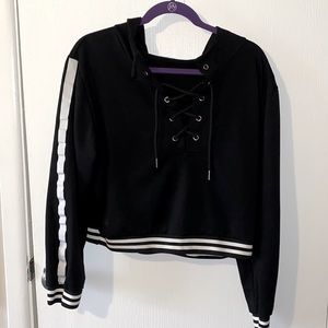 Hooded semi crop long sleeve!